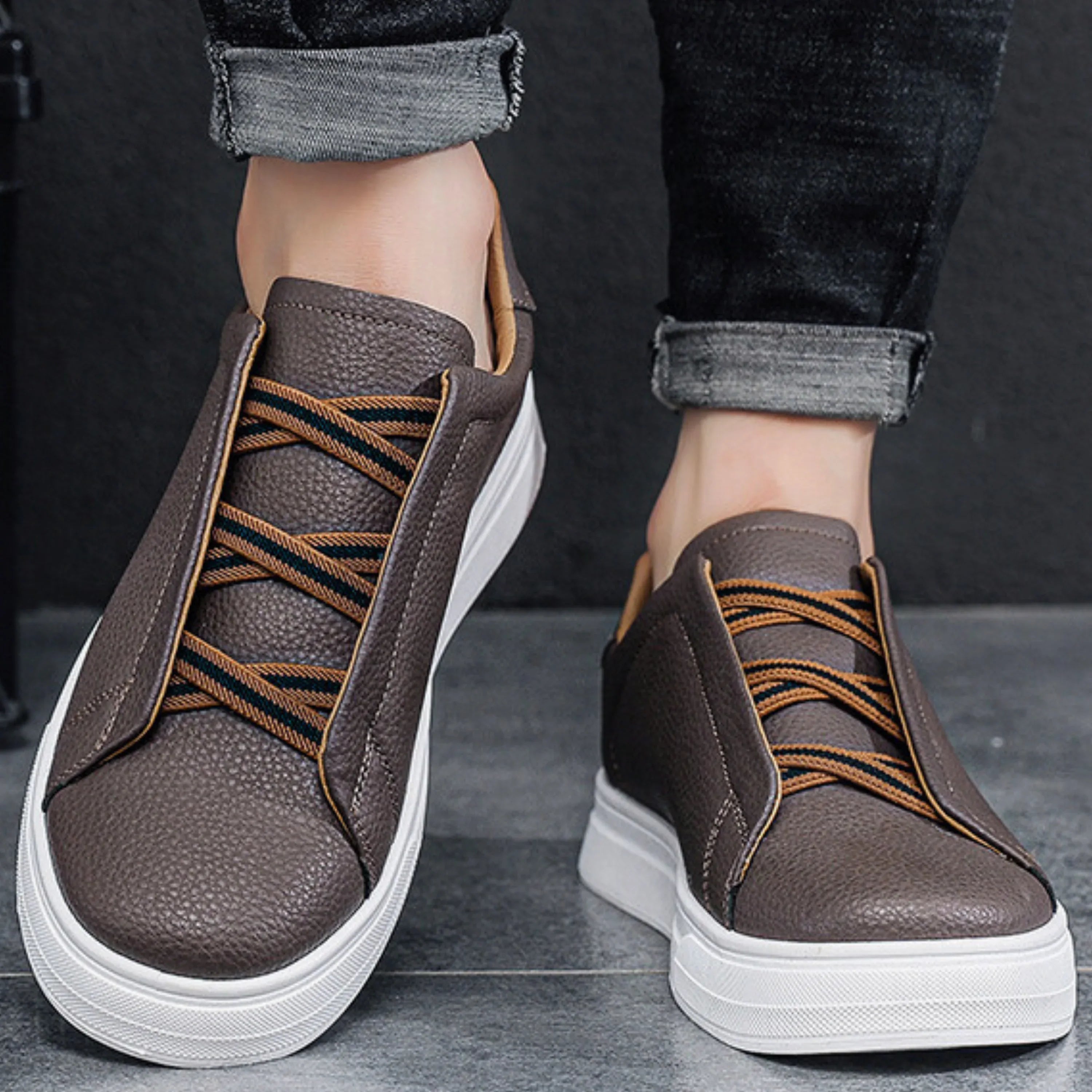 Sapatos de couro elegantes