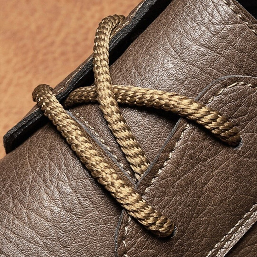 Sapatos de couro chiques