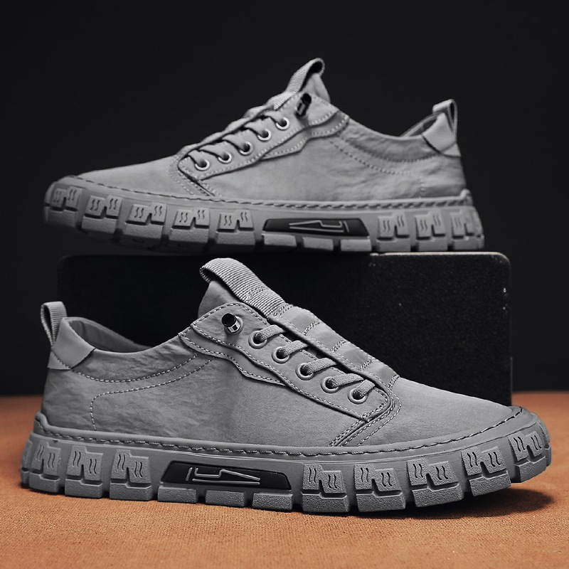 Sapatos de homem elegantes