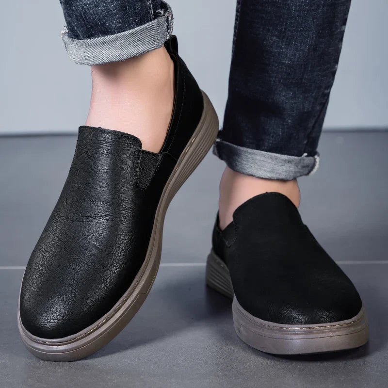 Sapatos Slip-On em pele