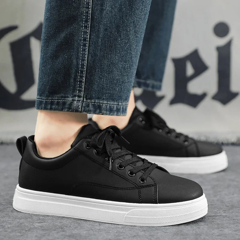 Sapatos de couro elegantes