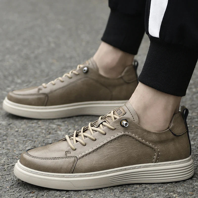 Sapatos elegantes de couro de alta qualidade
