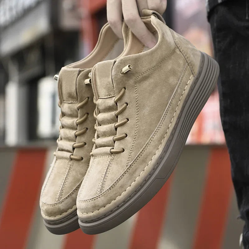 Sapatos de couro elegantes