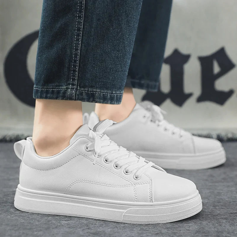 Sapatos de couro elegantes