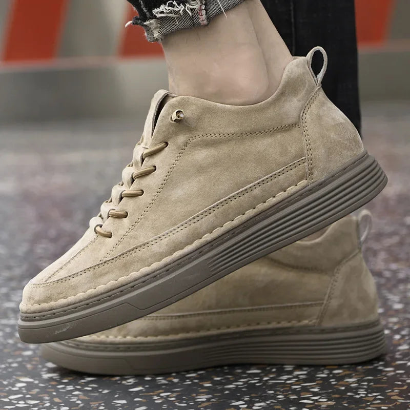 Sapatos de couro elegantes