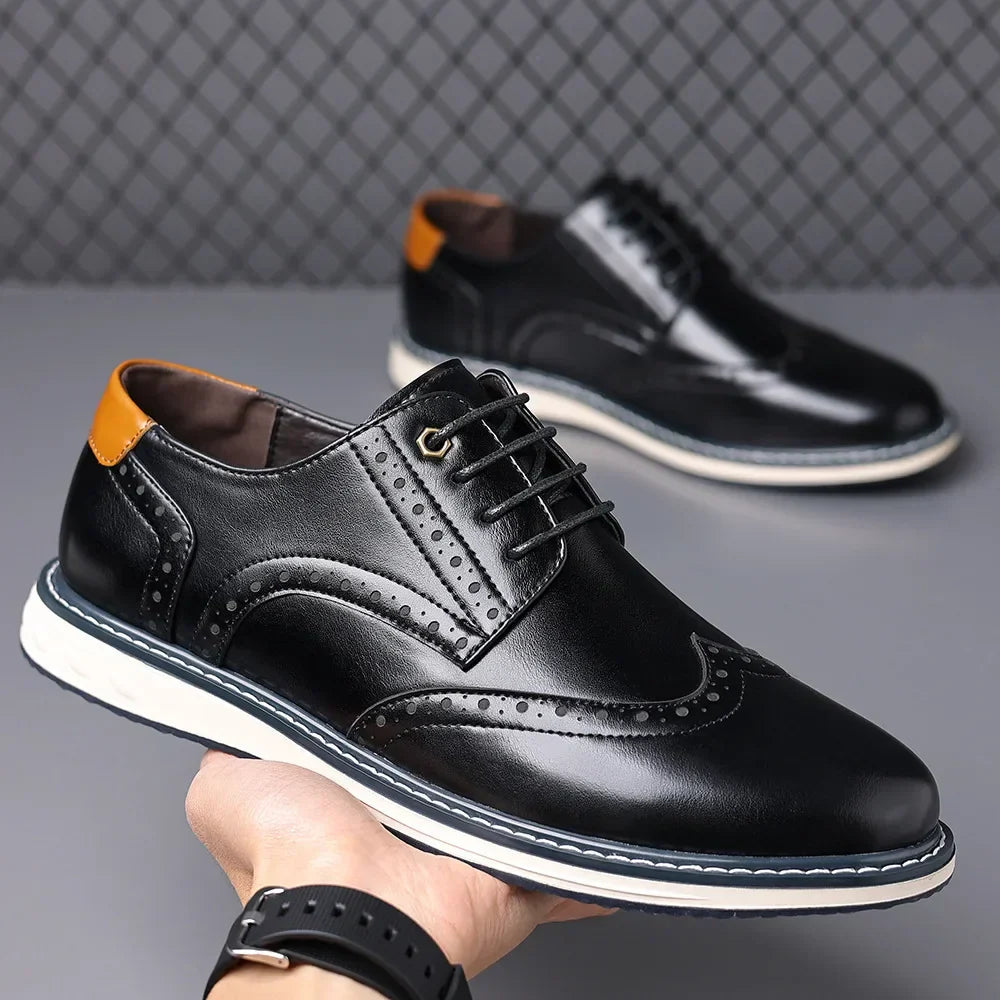 Sapatos Oxford elegantes em pele