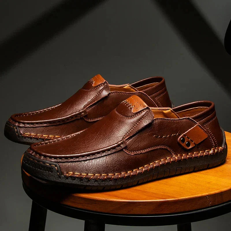 Sapatos masculinos de couro