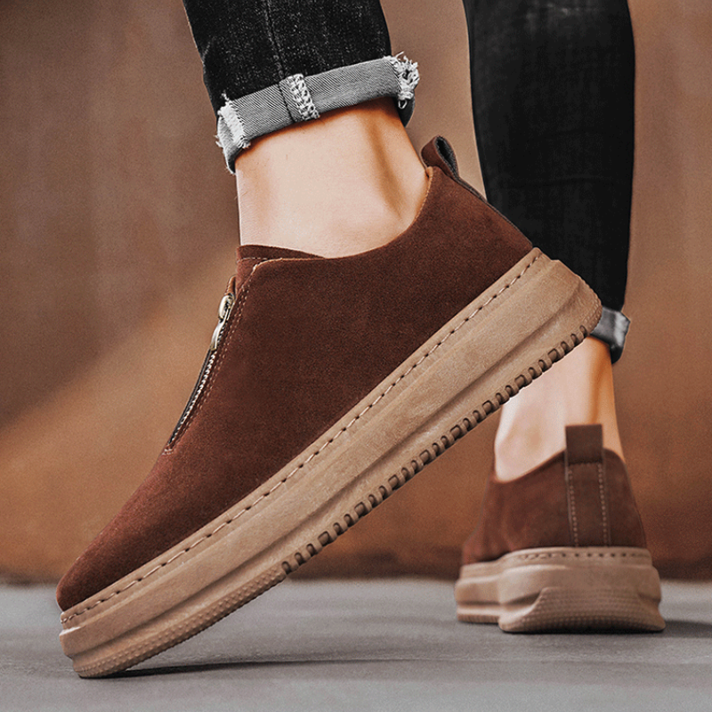 Sapatos elegantes de camurça