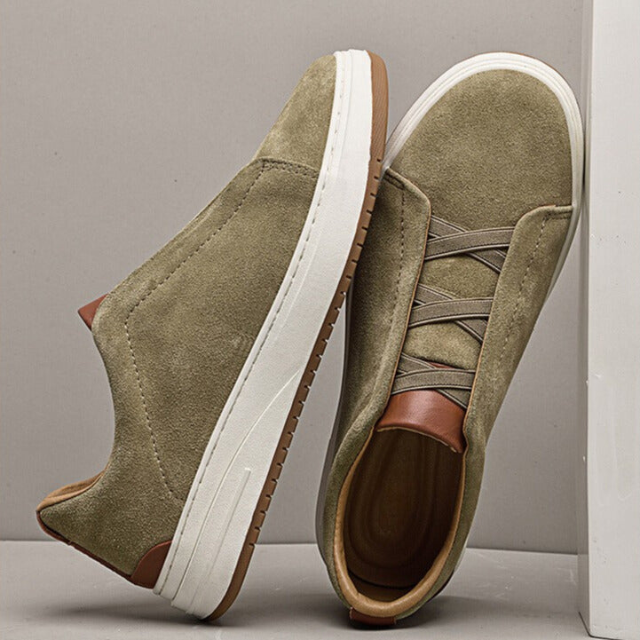 Sapatos elegantes de camurça