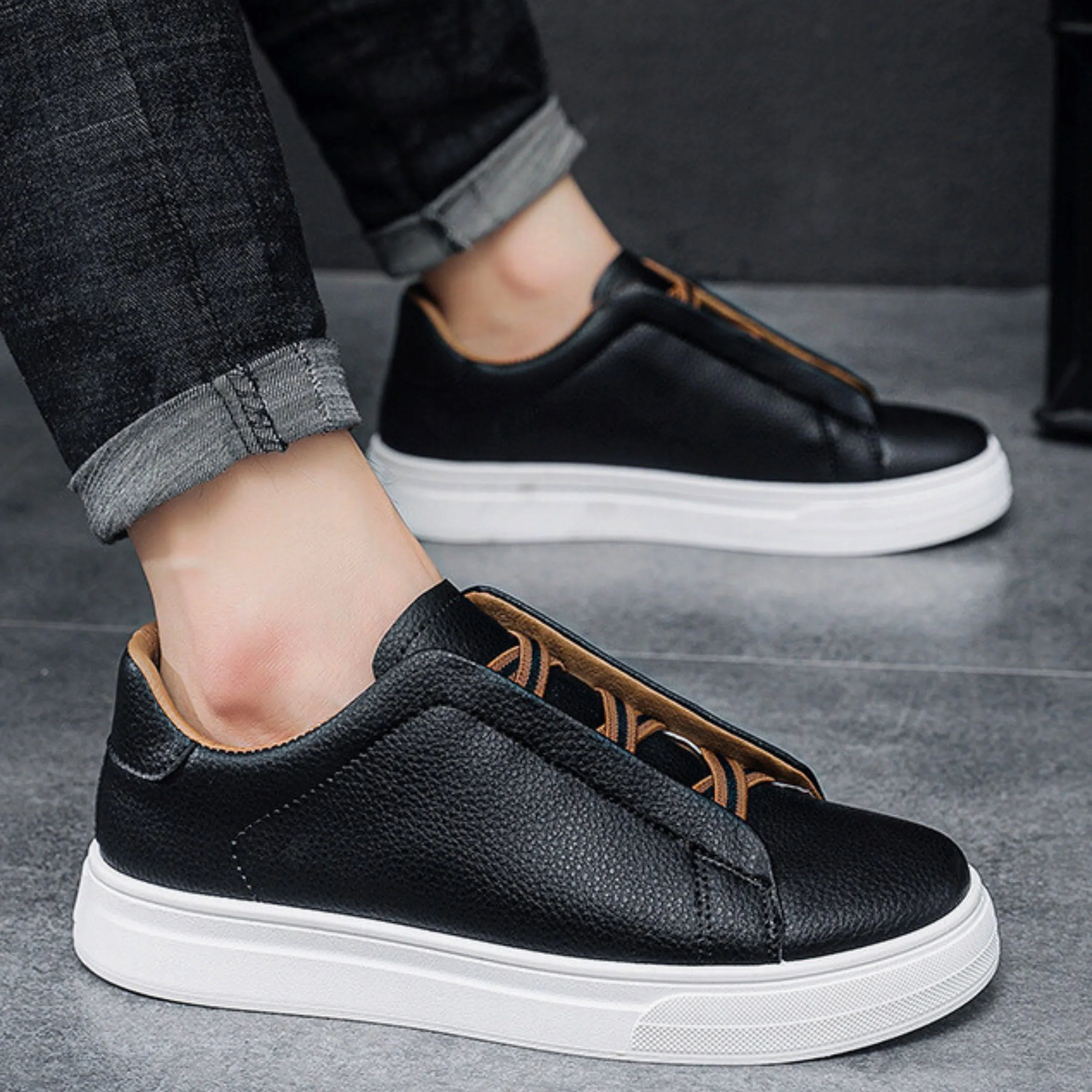 Sapatos de couro elegantes