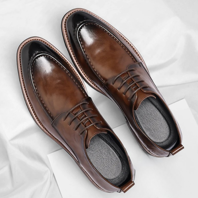 Sapatos sociais Oxford elegantes