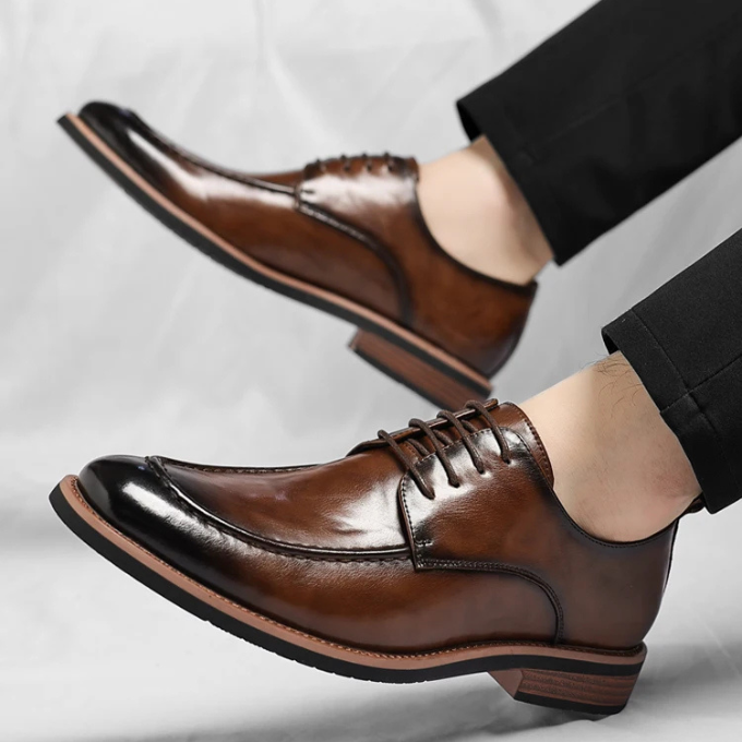 Sapatos sociais Oxford elegantes