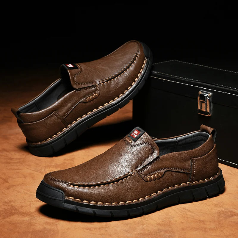 Sapatos de couro elegantes