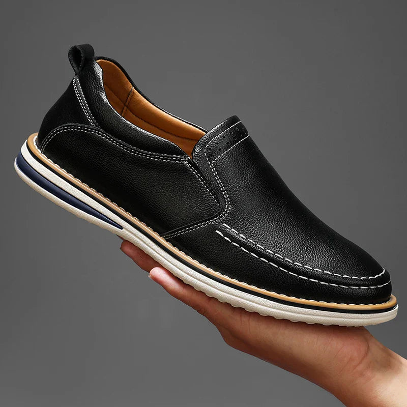 Sapatos de couro chiques