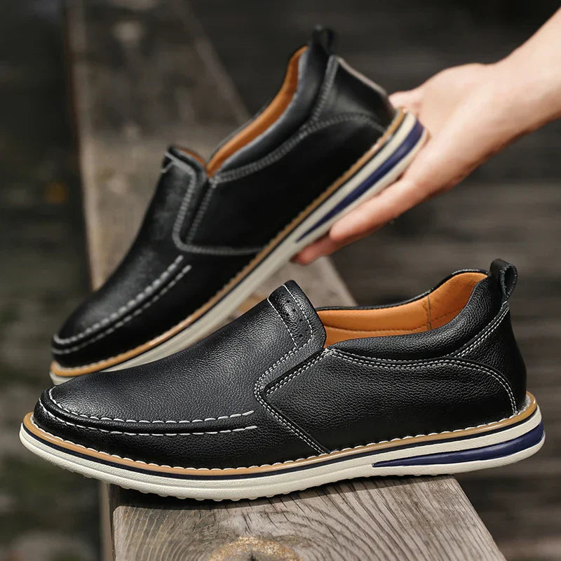 Sapatos de couro chiques