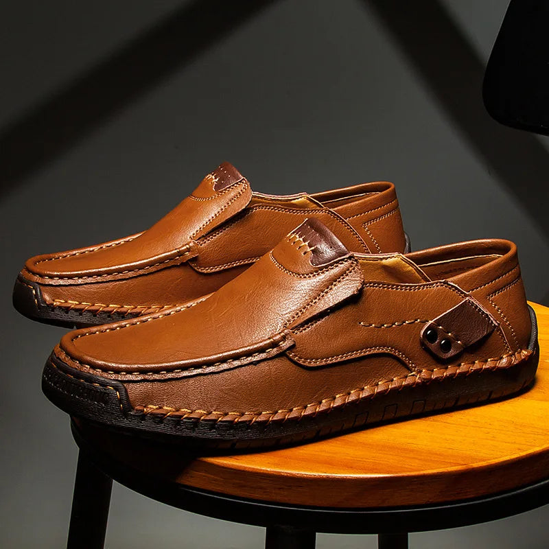 Sapatos masculinos de couro
