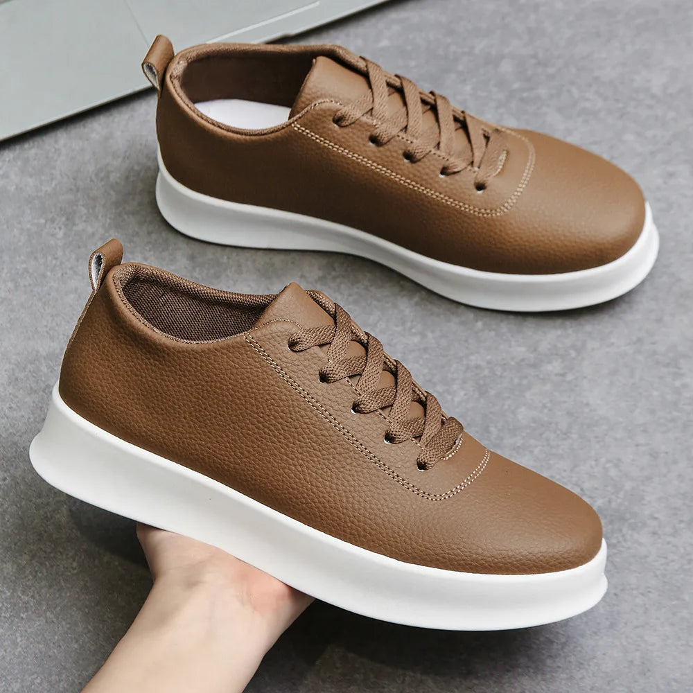 Sapatos de couro elegantes