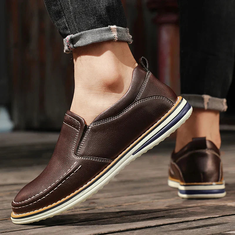 Sapatos de couro chiques