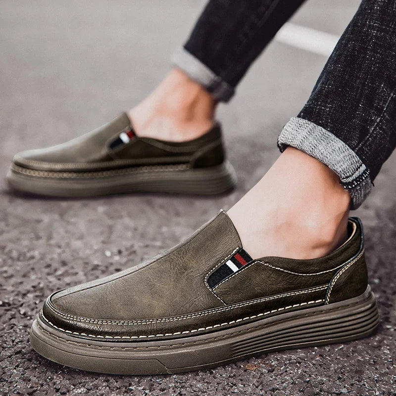 Sapatos de couro elegantes