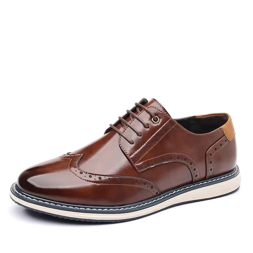 Sapatos Oxford elegantes em pele