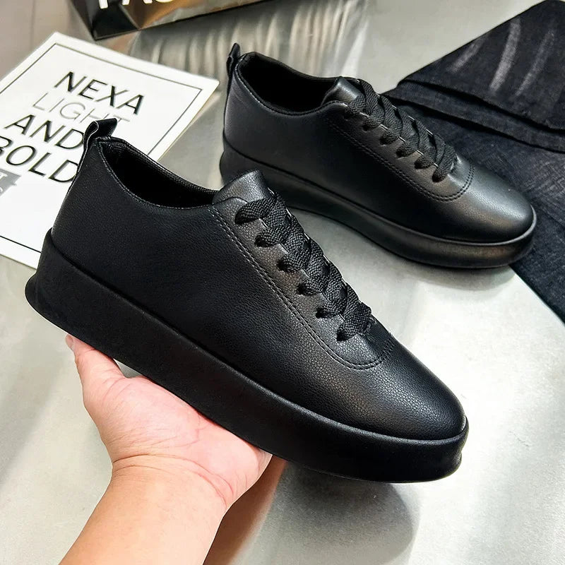 Sapatos de couro elegantes