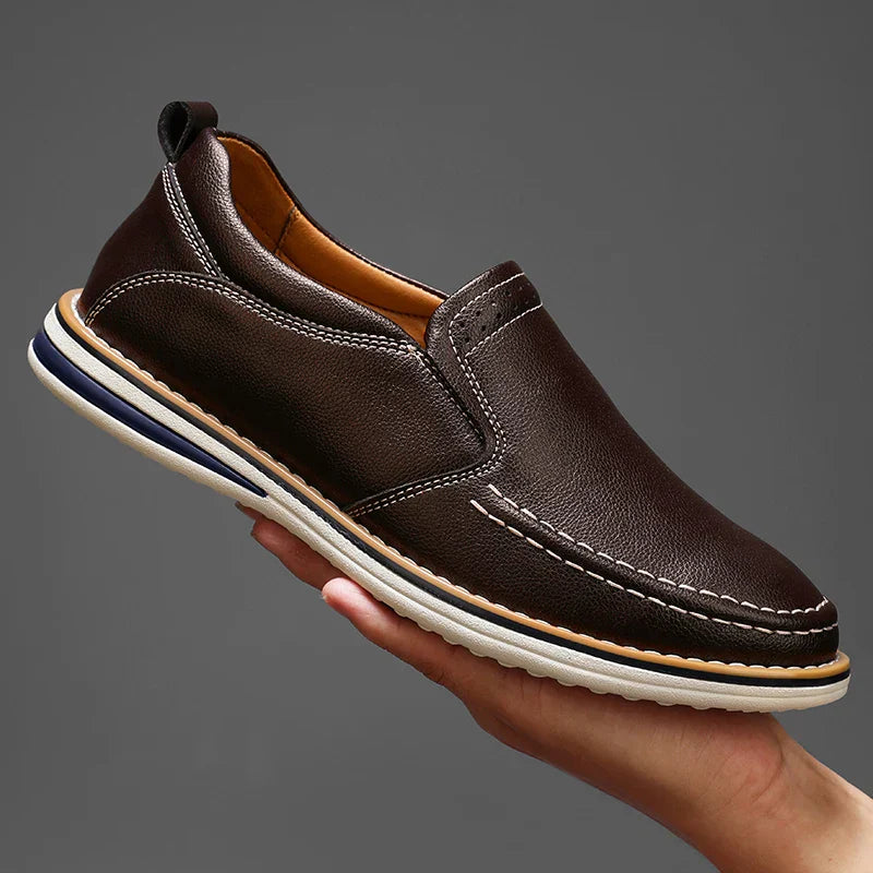 Sapatos de couro chiques