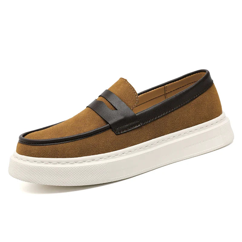 Sapatos slip-on de camurça