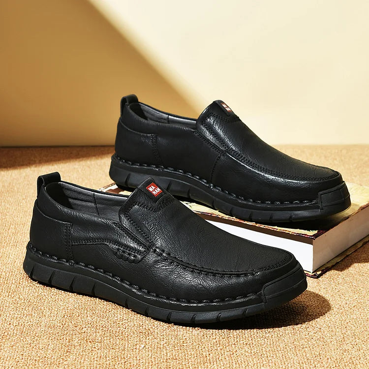 Sapatos de couro elegantes