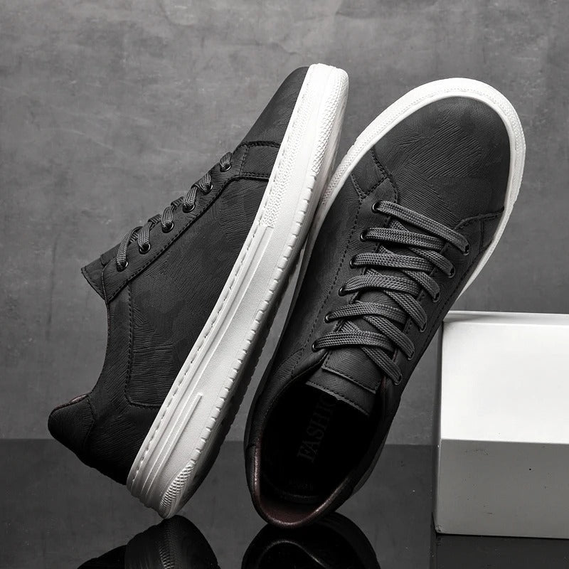 Sapatos de couro elegantes